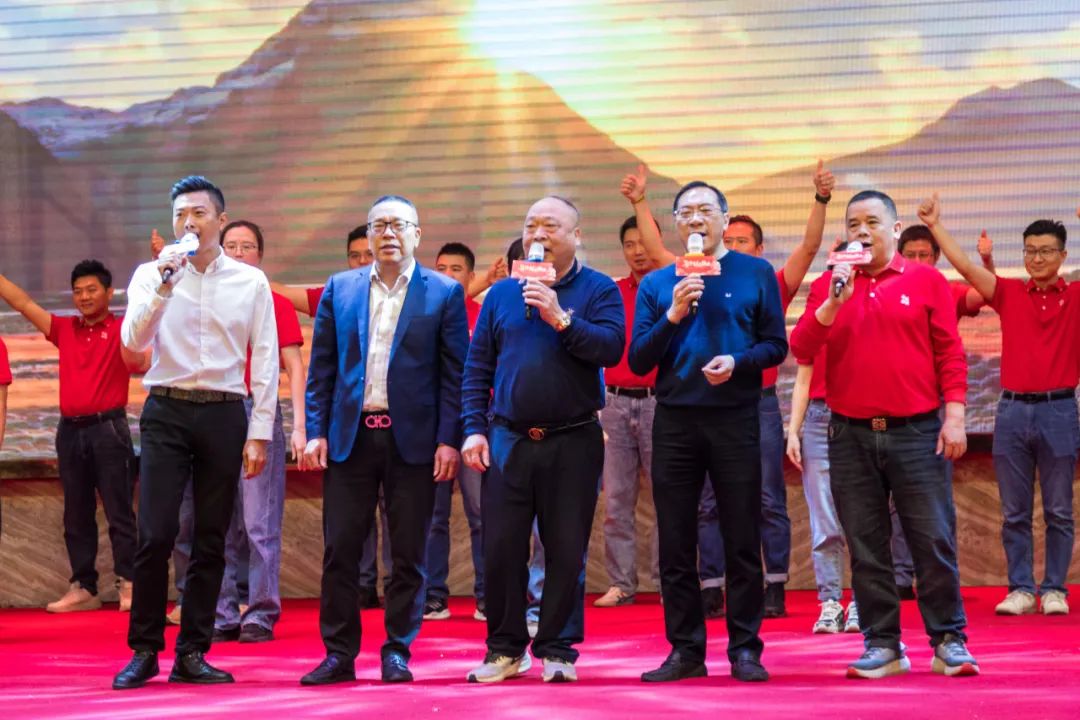 聚勢·創(chuàng)變·敢為 | 強輝集團2025年迎新晚會圓滿結(jié)束，共繪未來新藍圖(圖20)
